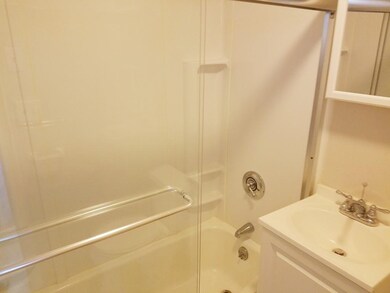 17 Lorraine St unit 19, Springfield, MA 01108 - photo 5