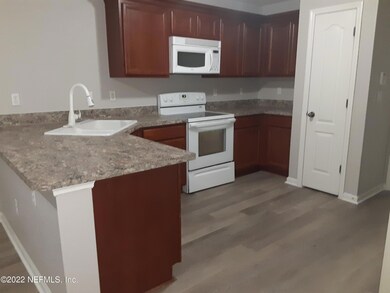 7755 Playschool Ln, Jacksonville, FL 32210 - photo 6