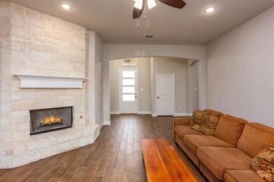 308 Brinkley Dr, Saginaw, TX 76179 - photo 5