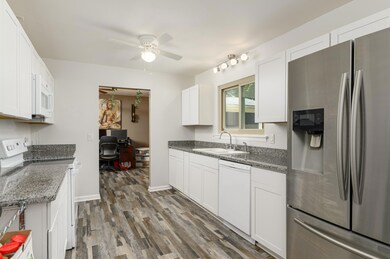 3929_Chickamauga_Ave_0016