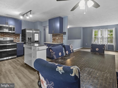 2007 Robert Bowie Dr, Upper Marlboro, MD 20774 - photo 7