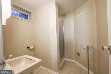 6809 Weaver Ave unit B, McLean, VA 22101 - photo 6