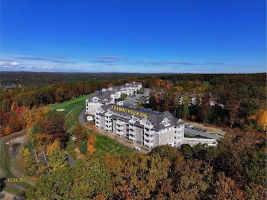 Atkinson Heights unit 205, Atkinson, NH 03811 - photo 2