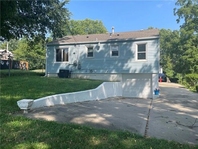 6736 Bales Ave, Kansas City, MO 64132 - photo 7