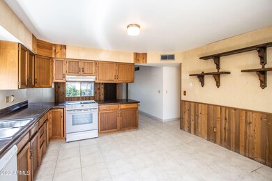 eat in kitchen
