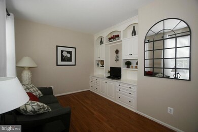 26193 Lands End Dr, Chantilly, VA 20152 - photo 2