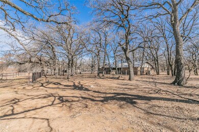 401 Trussell Dr, Springtown, TX 76082 - photo 7