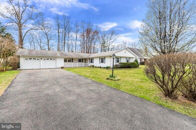 12905 Melville Ln, Fairfax, VA 22033 - photo 2