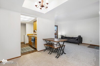 15-Dining Area_SLS_-0833