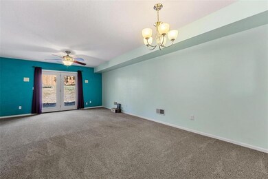 1460 Daleview Dr unit 9, Marion, IA 52302 - photo 4