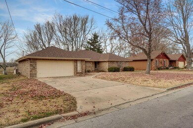 3737 N Stewart Ave-28