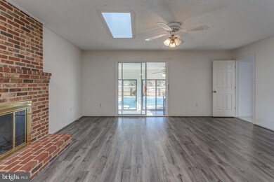 296 Royal Ave, Strasburg, VA 22657 - photo 7