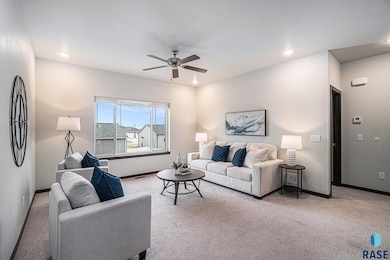 7805 E 44th St, Sioux Falls, SD 57110 - photo 3