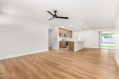 1051 E Loyola Dr, Tempe, AZ 85282 - photo 7