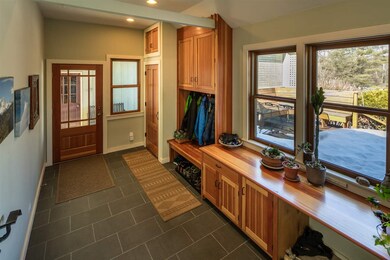 586 Quechee Rd, Hartland, VT 05048 - photo 2