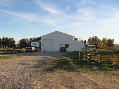 5852 Felsite Ave, Rosamond, CA 93560 - photo 2