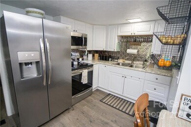 131 Cori Dr, Hendersonville, NC 28792 - photo 7