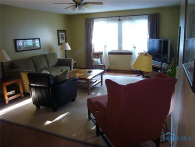 305 Warrington Ave, Findlay, OH 45840 - photo 2