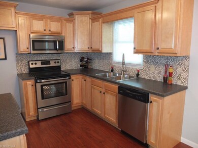 1521 Hilton Dr, Akron, OH 44313 - photo 5