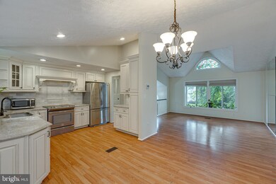 16127 Olmstead Ln, Woodbridge, VA 22191 - photo 7