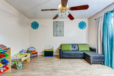 8234 Gulf Tree Ln, Houston, TX 77075 - photo 5