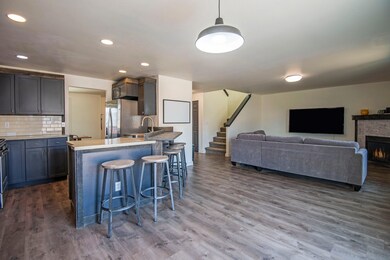 2135 NW Kingwood Ave, Redmond, OR 97756 - photo 3