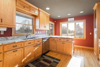 1400 Maryland Ave S MLS-16.jpg