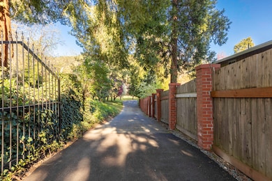 1345 NE 9th St, Grants Pass, OR 97526 - photo 5