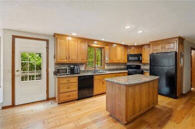 6 Stillwater Dr, Cumberland, RI 02864 - photo 4