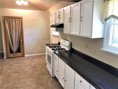 835 N Jefferson St, Muncie, IN 47305 - photo 6