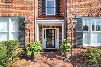 Welcome Home to this Gorgeous Common Entry.