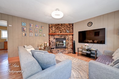 117 Marryat Place, Streamwood, IL 60107 - photo 2