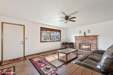 06_225FairviewDrive_2011_LowRes