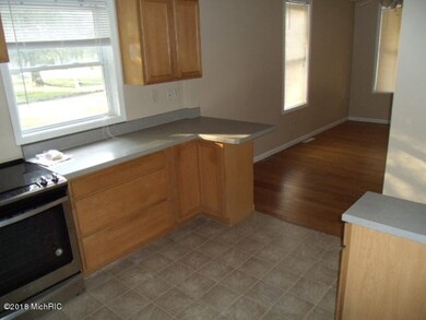 1104 Lake St, Niles, MI 49120 - photo 3
