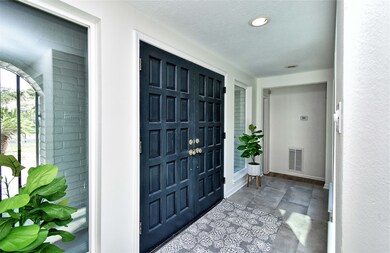 10107 Burgoyne Rd, Houston, TX 77042 - photo 6