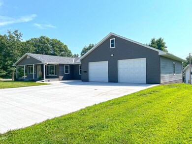 100 W Clarinda Ave, Shenandoah, IA 51601 - photo 2