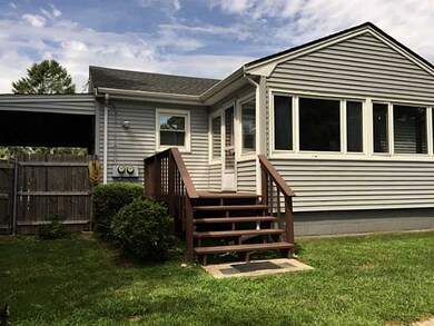 18 Wood Rd, Middletown, RI 02842 - photo 2