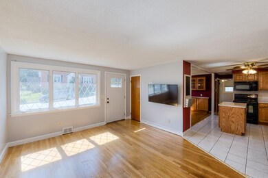 53 Glezen St, Worcester, MA 01604 - photo 6