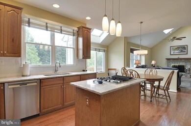 1327 Dasher Ln, Reston, VA 20190 - photo 5