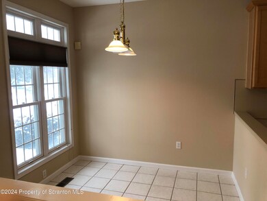 404 Thackeray Close, Moosic, PA 18507 - photo 6