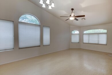 04-Family Room