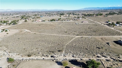 111 Riggins Rd, Phelan, CA 92371 - photo 2