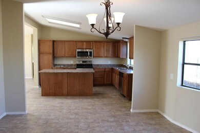 KITCHEN & DINING AREA