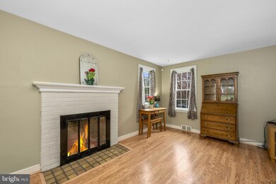 404 Drayton Rd, Oreland, PA 19075 - photo 4