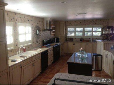 5570 Angler Dr, Cocoa, FL 32926 - photo 4