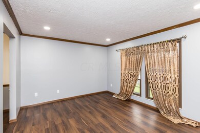 208 Benton Way-07