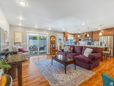 1528 E 5730 S, Murray, UT 84121 - photo 2