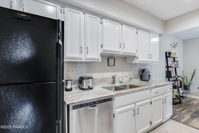 8-web-or-mls-200 Lodge Unit 210-7