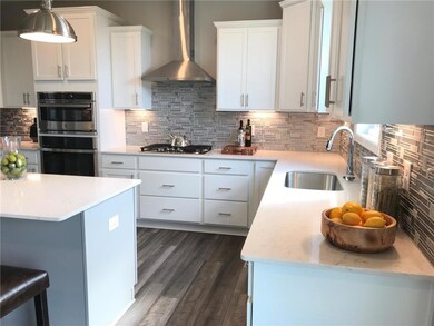 New GE appliances with double oven and quartz coun