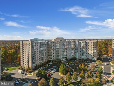 Blue Ridge at Lansdowne Woods unit 806, Leesburg, VA 20176 - photo 3